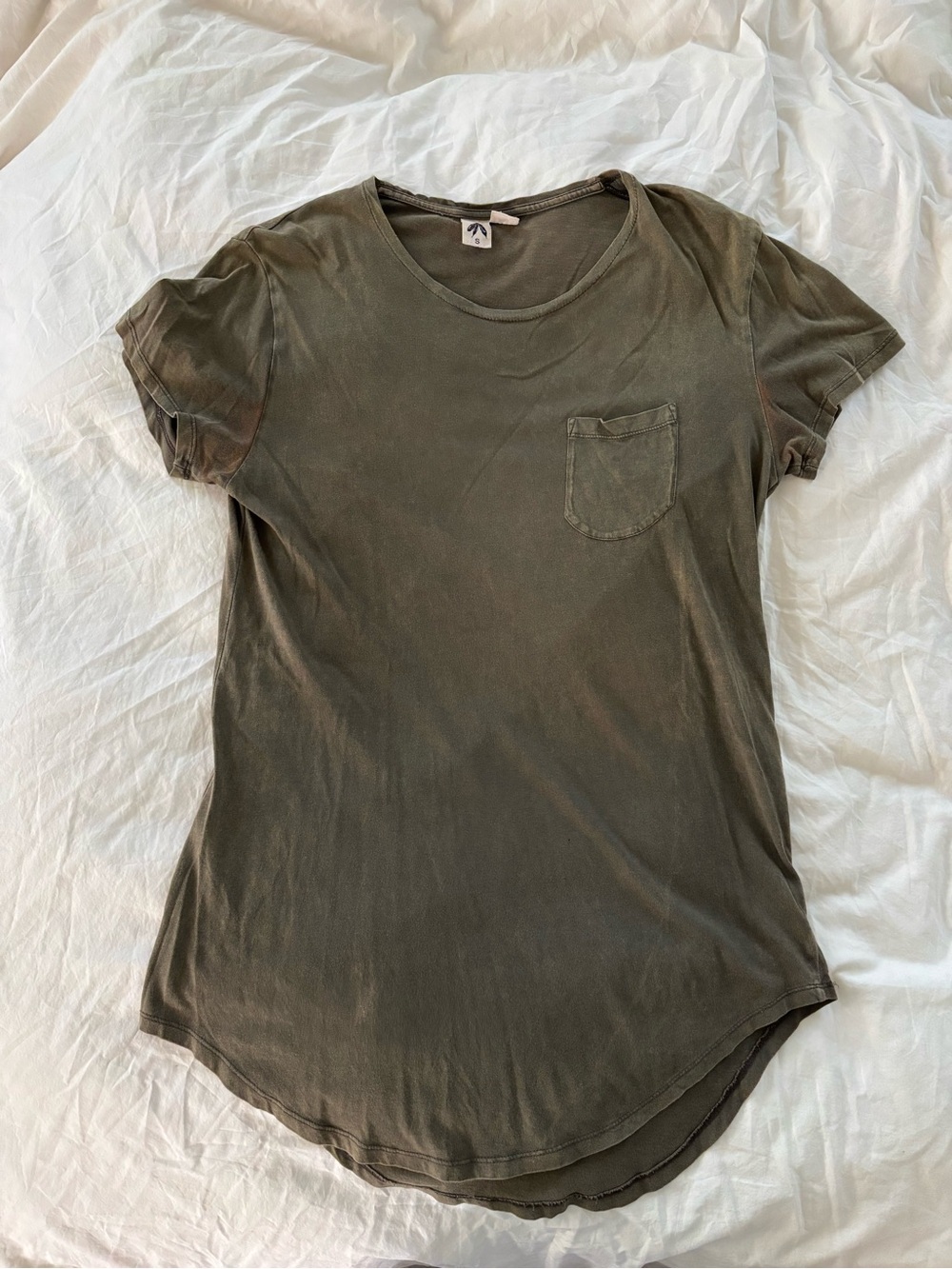 Men’s Feathers Olive Short Sleeve Pocket Tee